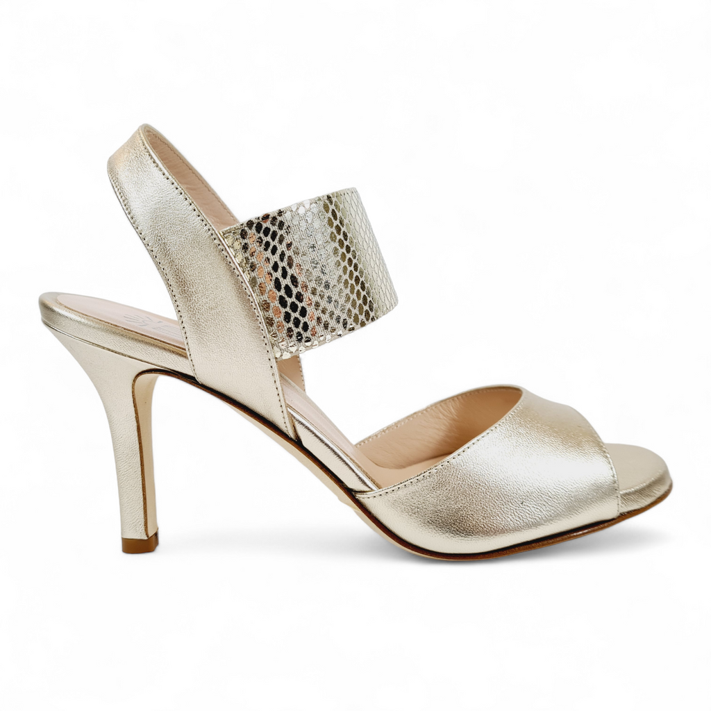 Tango 2025 shoes sur